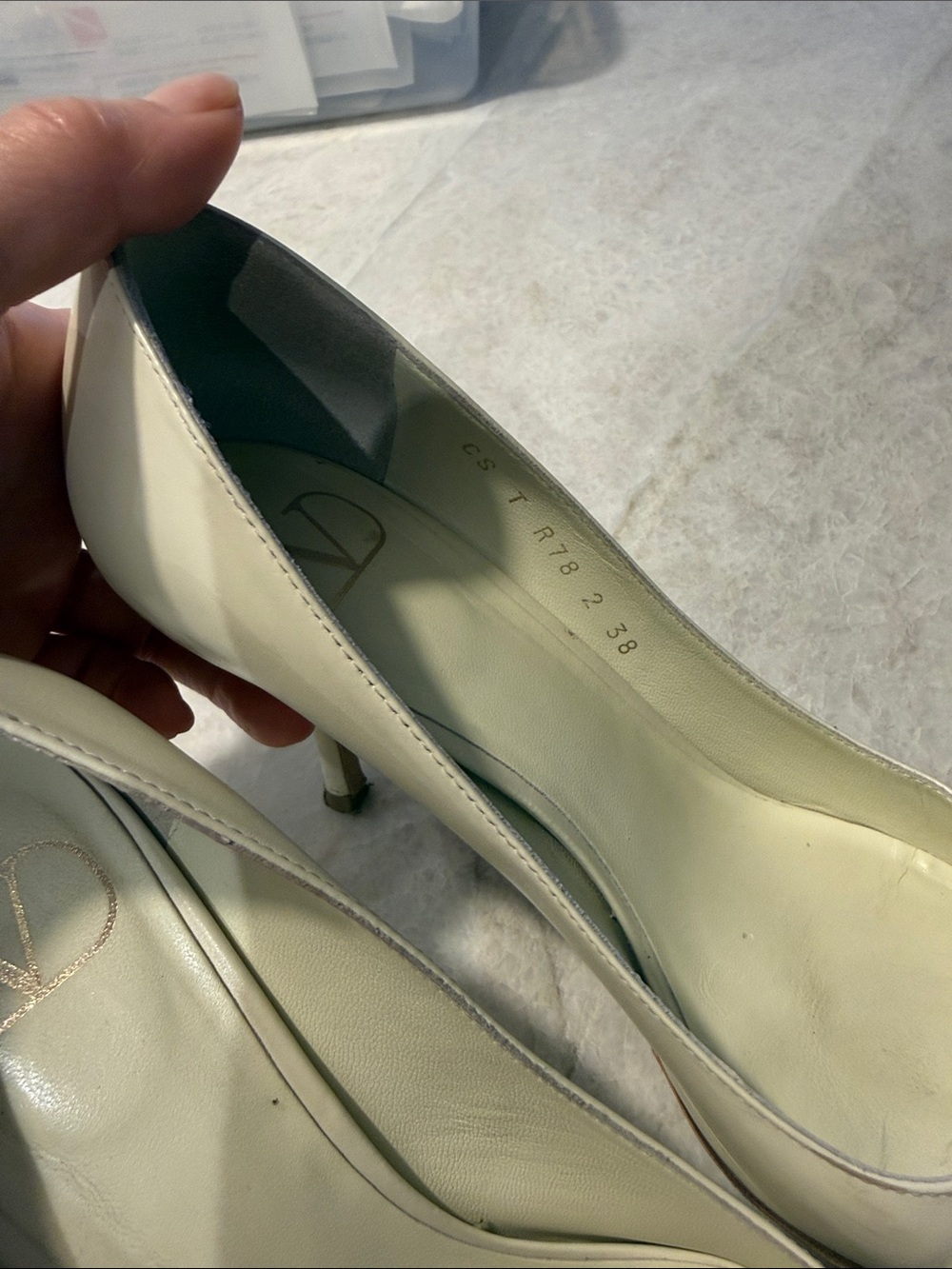 Valentino Cream Pointed Toe Logo Pumps size 3.8 - Picture 2 of 5